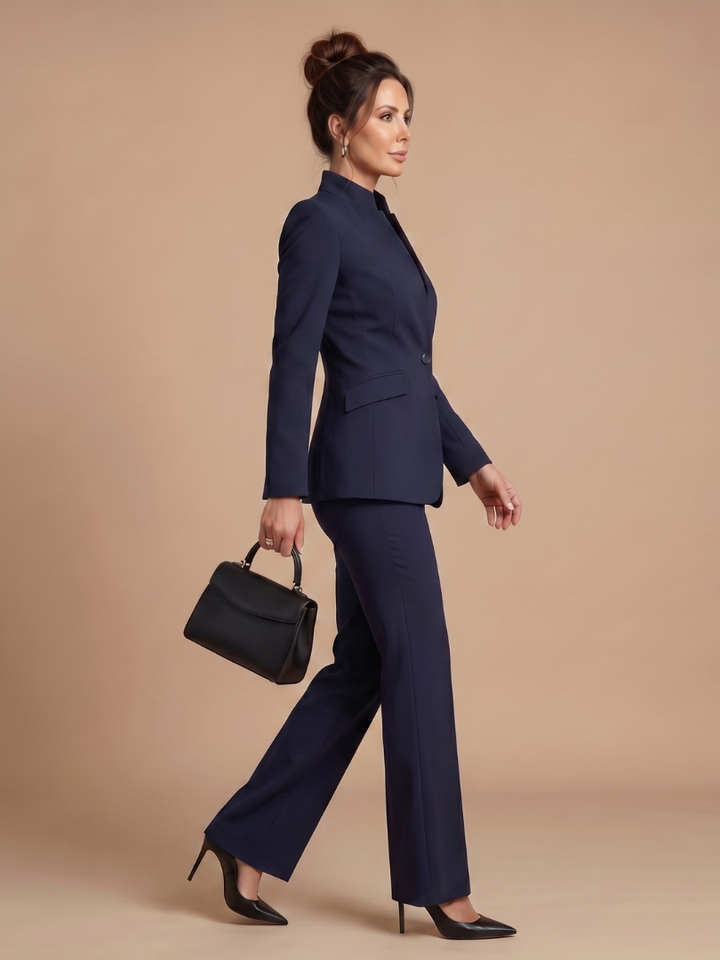 Delta™ | Traje entallado con cuello alto estructurado