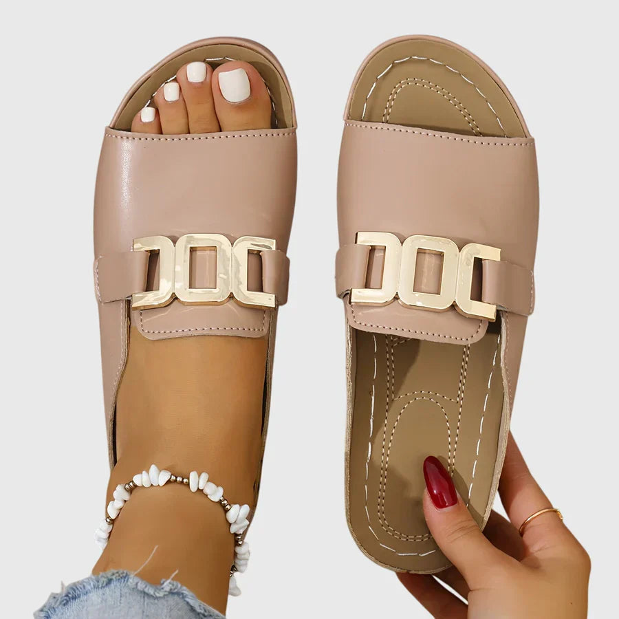 Sandalias cómodas con hebilla