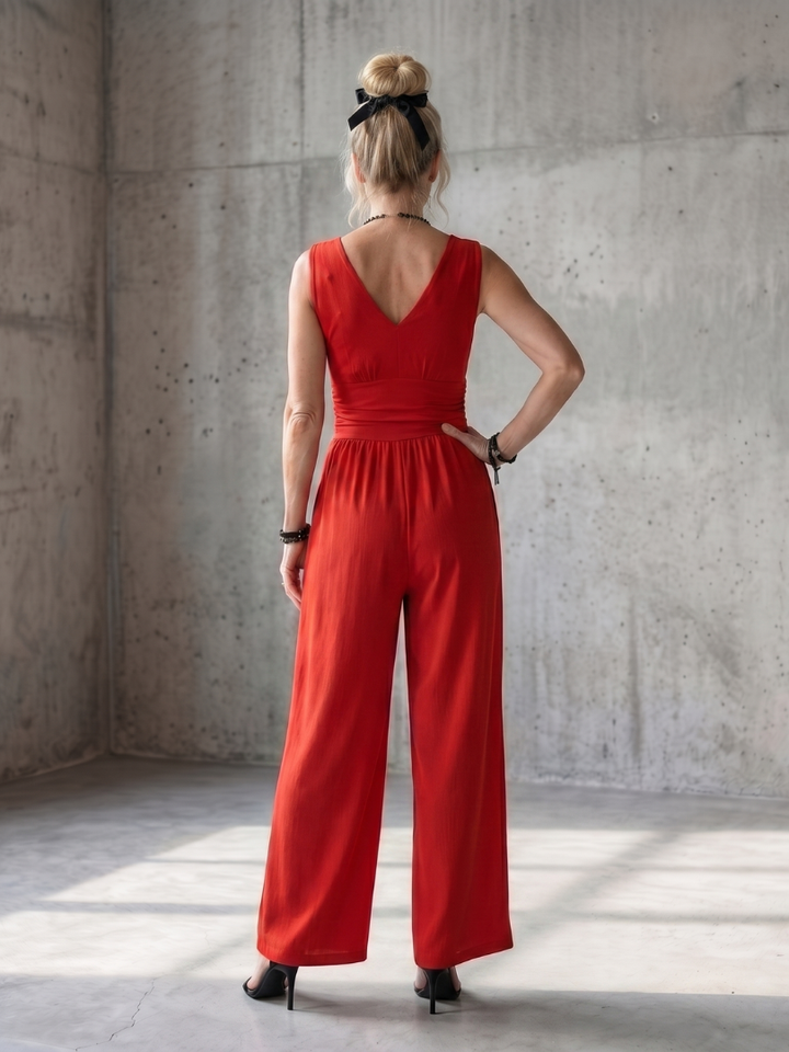 Vincenza™ | Mono escote V y pernera ancha