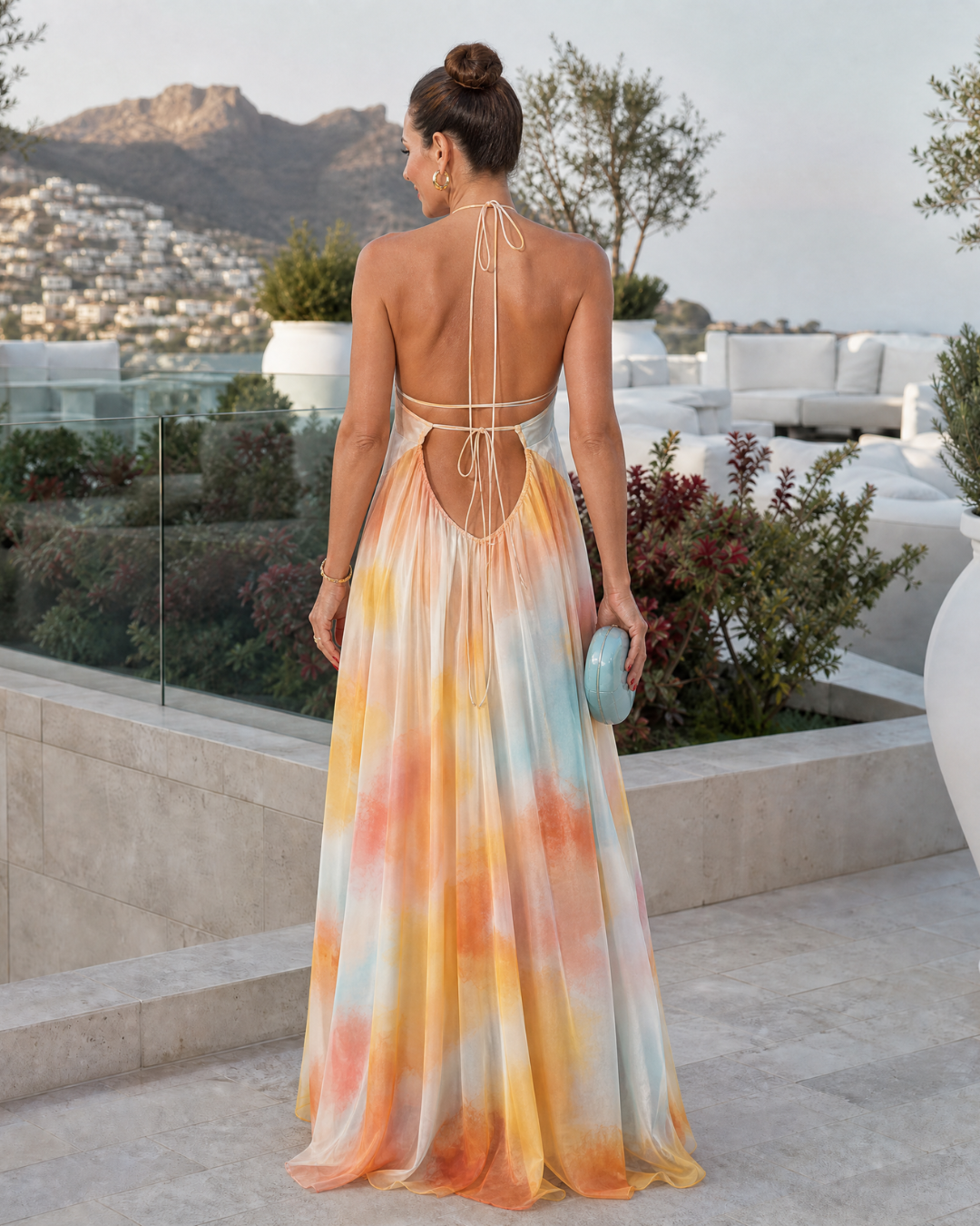 Solmira | Vestido Maxi Flowy con Escote Halter en Acuarela
