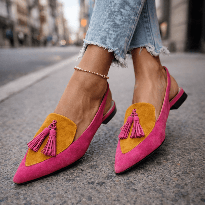 Lorena™ | Mules Bicolor Elegantes con Pompones