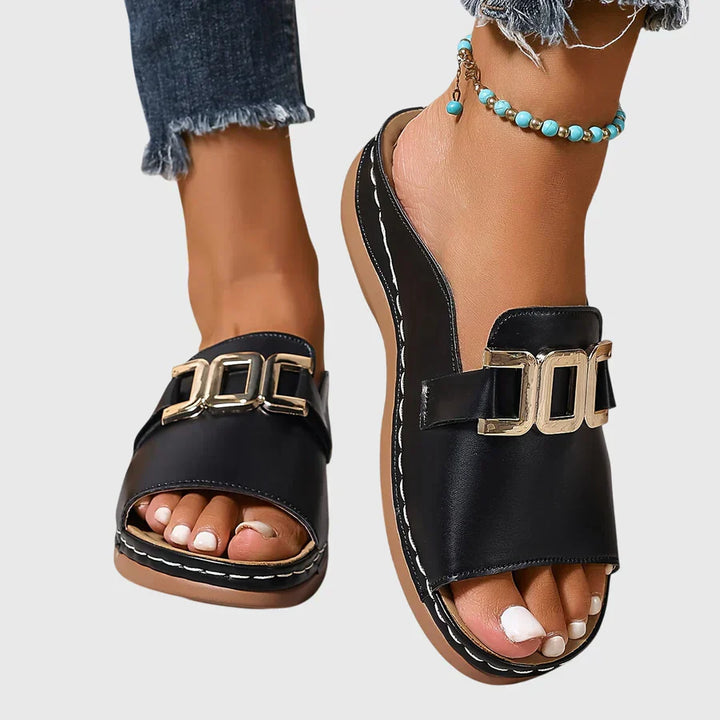 Sandalias cómodas con hebilla