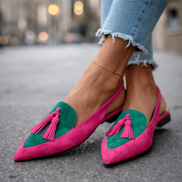 Lorena™ | Mules Bicolor Elegantes con Pompones
