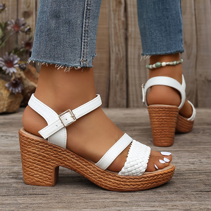 Sandalias con tacón en bloque trenzado