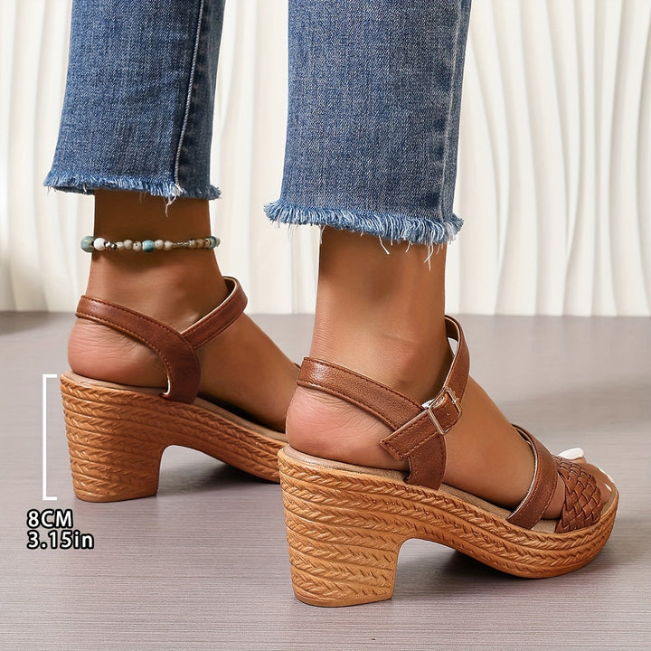 Sandalias con tacón en bloque trenzado