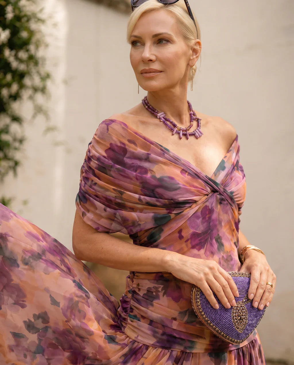 VESTIDO ELEGANTE CON ESCOTE EN V
