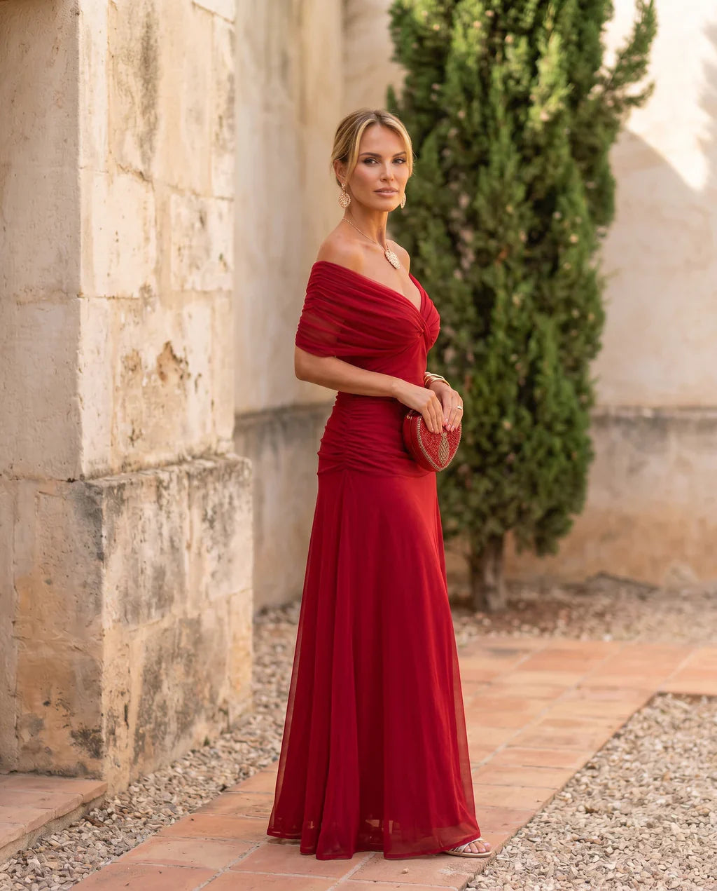 VESTIDO ELEGANTE CON ESCOTE EN V